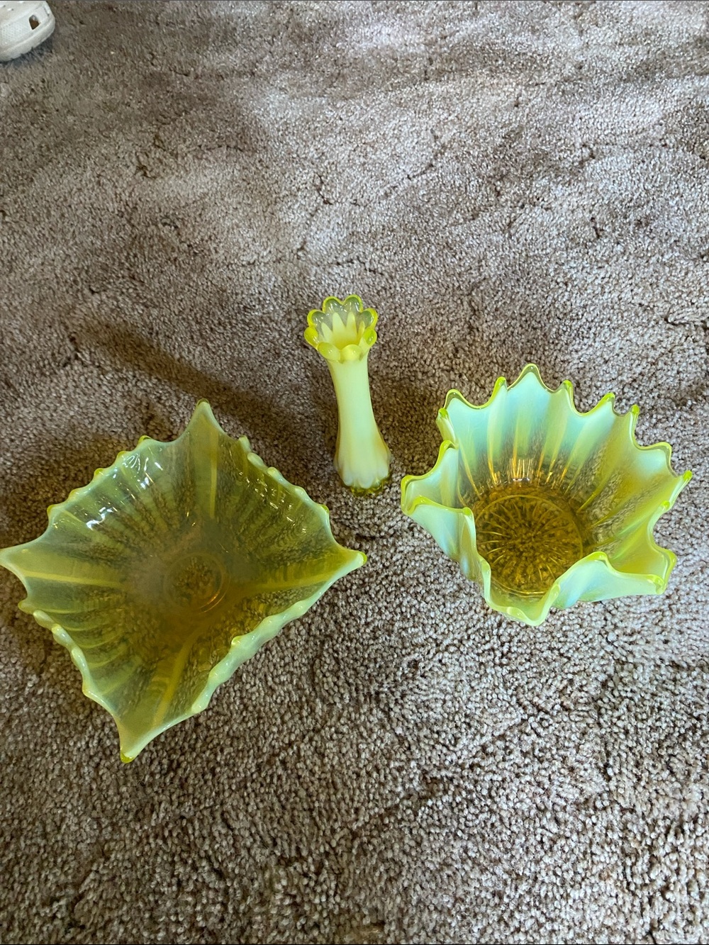 Fostoria Heirloom Handkerchief set